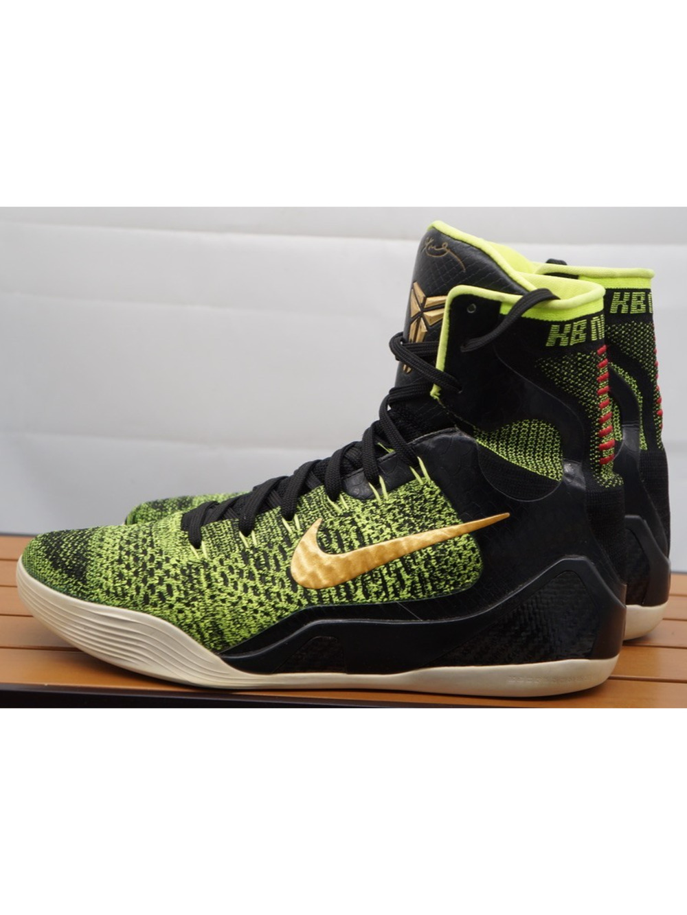 NIKE KOBE IX HIGH SIZE 11 VICTORY BLACK VOLT GOLD 630847 077